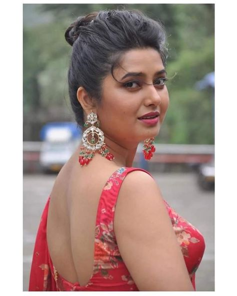 Prajakta Mali, Marathi Actress, Glamour Beauty, Beautiful Smile Women, Beauty Women, Fashion Beauty, Saree, Actresses, Models