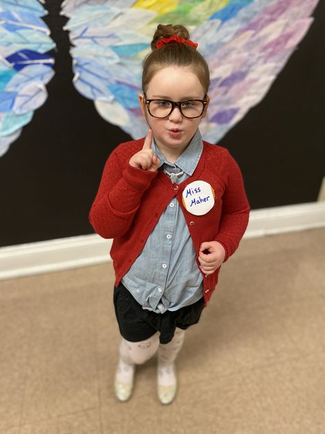 Career day teacher Dress Like Teacher Day Kids, Dress Up Like A Teacher Kids, Dress Like A Teacher Kids, Teacher Dress Up For Kids, Teacher Career Day Outfit, Career Day Outfit For Kids, Dress Like A Teacher Day Kids, Teacher Outfit For Kids Career Day, Dress Like A Teacher