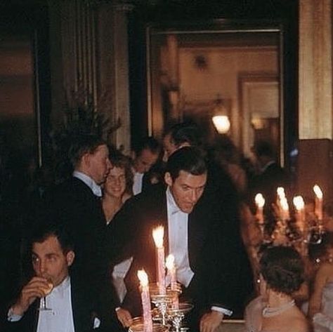 Adorable Times on Instagram: "Cygnet’s Ball at Claridge’s Hotel in London, 1955 — Photo by Slim Aarons © gettyimages — 👉 the Adorable Stories are out every weekend! Sign up at the link in bio! 💌 
.
#cygnet #cygnetball #claridges #slimaarons #slimaaronsphoto #vintagephotography #london #londonuk #slimaaronsphotography #adorabletimes #vintage #dolcevita #retro #luxurylifestyle #1955" Slim Aarons Party, Claridges London, Slim Aarons Photography, Hotel In London, Slim Aarons, Vintage Photography, London Uk, Luxury Lifestyle, In London