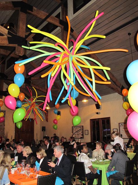 Neon Balloon Centerpieces, Start The Party Vbs Decorations, Summer Balloons, Inside Out Party Ideas, Glow Dance, Cheers Theme, Neon Party Decorations, Balloon Chandelier, Laser Tag Party