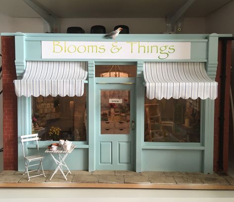 Dollhouse Store Fronts, Miniature Toy Shop, Store Awning, Miniature Cafe, Bloxburg City, Room Box Miniatures, Dolls House Shop, Miniature Shop, Vitrine Miniature