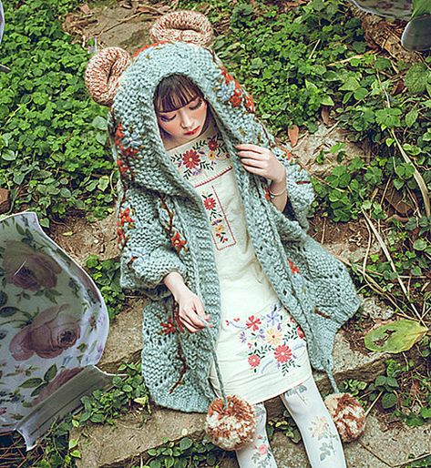 Forest Elves by Daisy Coat Inspiration, 일본 패션, Mori Fashion, Fair Isles, Stil Boho, Spring Coat, Haken Baby, Knitted Coat, Mori Girl