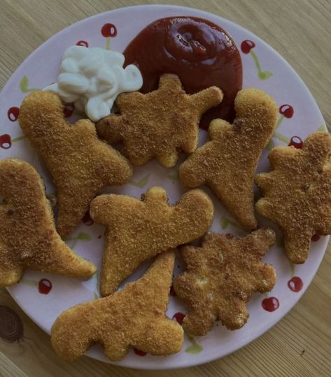 Dino Nuggets Aesthetic, Chicken Nuggets Aesthetic, Play Computer, Shuffle Board, Pancakes For Dinner, Salt And Pepper Chicken, Food Therapy, Yummy Comfort Food, School Food