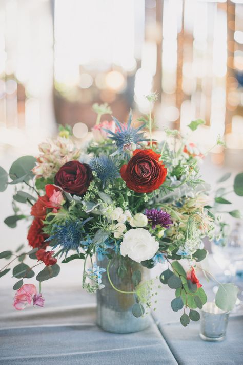 Americana Floral Arrangements, 4th Of July Wedding Ideas, July Wedding Ideas, Red Flower Arrangements, July 4th Wedding, 4th Of July Wedding, Wedding Table Display, Blue Flower Arrangements, Wildflower Centerpieces