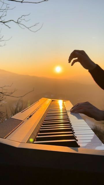 Orange Music Aesthetic, Music Writing Aesthetic, Piano Photography, Sunset Music, Piano Aesthetic, English Homework, Jesus Background, Ber Months, Beautiful Profile