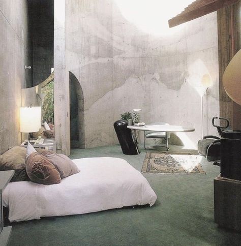 John Lautner, Bohemian Living Rooms, Green Flooring, Patio Interior, Vintage Interiors, Dream Spaces, Simple House, Architectural Digest, Interior Inspo