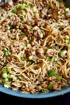 Asian Noodles With Ground Turkey, Ramen Ground Turkey, Ground Turkey Chinese Recipes, Ground Turkey Udon Noodles, Ground Turkey Rice Noodle Recipes, Ground Turkey Asian Noodles, Ground Turkey Rice Noodles, Ground Turkey And Noodle Recipes, Ground Turkey Ramen Noodle Recipes