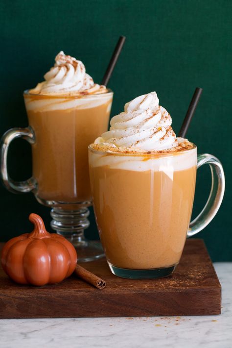 Pumpkin Pie Latte, Homemade Pumpkin Spice Latte, Sweet Whipped Cream, Pumpkin Spiced Latte Recipe, Cold Coffee Recipes, Homemade Pumpkin Spice, Homemade Pumpkin Pie, Natural Food Coloring, How To Make Pumpkin