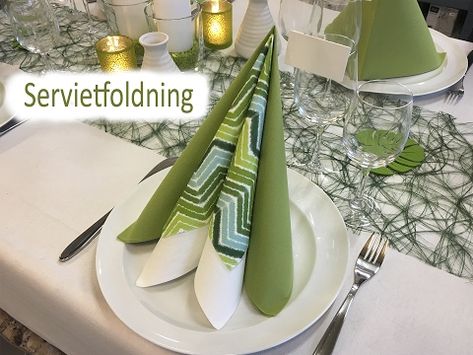 Servietfoldning med 3 servietter - YouTube Napkin Folding, Chinese Soup Spoon, Vintage China, Gender Reveal, Napkins, Share It, With Friends, The World, Music