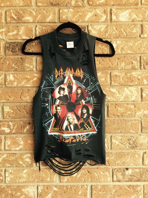 Look Festival, Band Concert, Sleeveless Shirts, Concert T Shirt, England Fashion, Backless Mini Dress, Def Leppard, Rock Shirts, Concert Tshirts