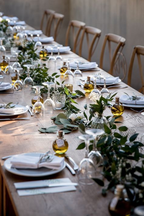 Décoration de mariage champêtre chic Table Champetre, Olive Wedding, Mediterranean Wedding, Provence Wedding, Event Inspiration, Wedding Deco, Rustic Chic, Just Married, Wedding Designs