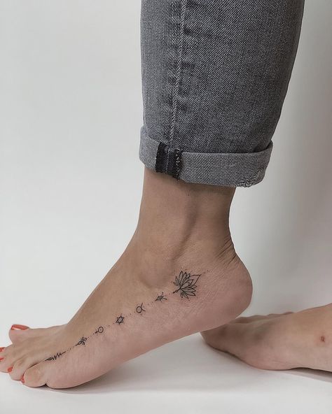 Tiny Foot Tattoos, Cross Tattoos For Women, Ankle Tattoos For Women, Pisces Tattoos, Foot Tattoos For Women, Hand Poked Tattoo, Tattoos Women, Poke Tattoo, Classic Tattoo