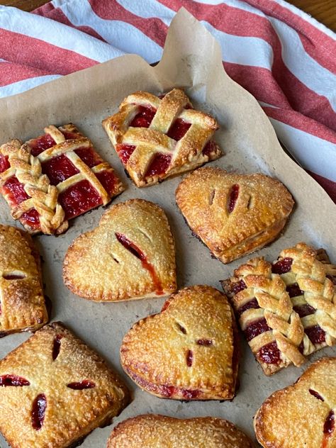 Hand Pie Aesthetic, Mini Pie Aesthetic, Pie Aesthetic Cottagecore, Hand Pie Designs, Cute Pie Designs, Pie Baking Aesthetic, Strawberry Pie Aesthetic, Cute Pastry Recipes, Cute Baked Goods Aesthetic