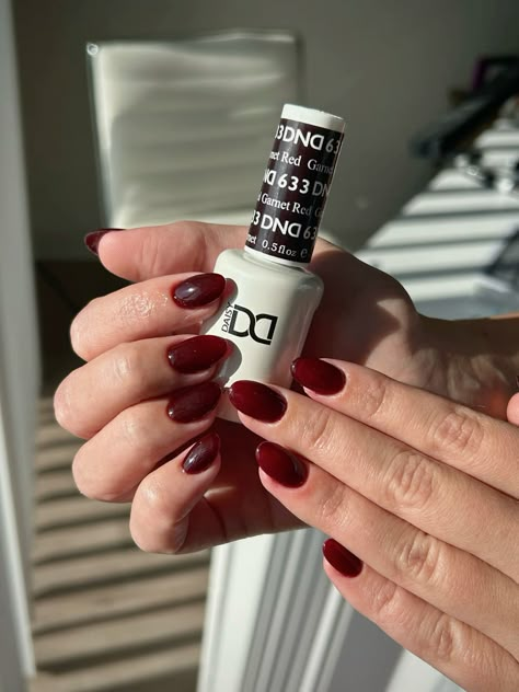 NEW trendung DND color. Im absolutely obsessed with this color for the fall #nailtrends #dndgel #nailsoftheday #gelnails #gelnailcolors #popularnailpolish #nailsofinstagram Dnd Fall Red Colors, Dnd 752 Winter Wine, Dnd Garnet Red, Dnd Winter Berry, Dnd Winter Nail Colors, Garnet Nails, Dnd Colors, Dnd Nails, Dnd Nail Polish