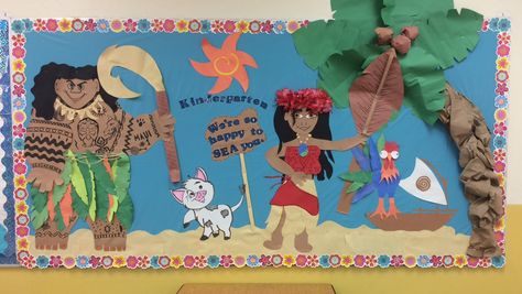 Moana 2017 Ohana Bulletin Board Ideas, Moana Bulletin Board, Moana Bulletin Board Ideas, Moana Classroom Theme, Moana Classroom Door, Disney Cruise Door Decorations Moana, Ohana Means Family Bulletin Board, Class Door Decorations, Kindergarten Graduation Party