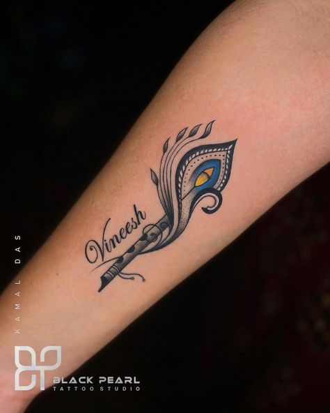 Bansuri Tattoo Design, Dwarkadhish Tattoo Designs, Lord Krishna Tattoo Design, Small Tattoos On Hand, Bansuri Tattoo, Tattoo Designs Alphabet, Mor Pankh Tattoo, Krishna Logo, Peacock Feather Tattoo Design