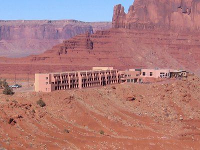 The View Hotel Monument Valley Southwest Architecture, Travel Utah, Monument Valley Utah, Monument Valley Arizona, Southwest Travel, Roadtrip America, Colorado Plateau, Vintage Arizona, Paradise Lost