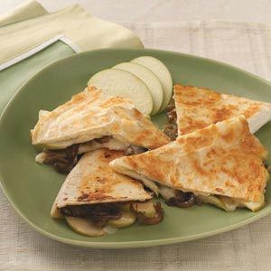 Brie Quesadilla, Apple Brie, Cheese Course, Apple Chicken, Apples And Cheese, Quesadilla Recipes, Chicken Quesadillas, Savory Chicken, Food Coma