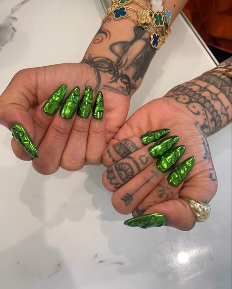 Green Chrome Nails, Unusual Nail Designs, Piano Hands, Nail Design Glitter, Long Almond Nails, Plain Nails, Chrome Nails Designs, Hippie Nails, Drip Nails