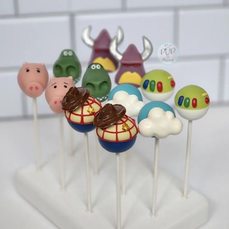 It's not a cakepop, It's a POP Thang ! on Instagram: ""Reach for the Sky..." • • • #cakepops #toystorycakepops #bakinglove #fondant #yum #desserts #birthdaytreats  #treatmaker #partyplanner #eventdesign #luxurytreats #confections #lvtreats #lasvegas #chocolatedipped #bdayfavors #buzzfeed #elegantsweets #eventdecor #popthang #igcakepops #pastrychef #foodstagram #homebaking #cakeart #bakinglove #patisserie #foodlover #sweettooth #grams #handmade" Toy Story Cake Pops Cakepops, Reach Four The Sky Birthday Party, Buzz Lightyear Cake Pops, Toy Story Strawberries, Toy Story Cakepops, Toy Story Cake Pops, Buzz Party, 4th Birthday Party For Boys, Toy Story Food