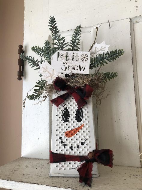 Cheese Grater Crafts, Santa Decorations, Snowman Painting, Cheese Grater, Snowman Decorations, Snowman Crafts, Cute Snowman, Winter Crafts, Holiday Lights