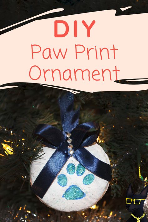 SO QUICK AND EASY. Here's how: 1 cup flour, ½ cup hot water ½ cup salt and decorating supplies . . . . christmas crafts, christmas dog crafts, custom dog christmas tree ornaments, diy christmas dog ornament, diy christmas ornament, holiday crafts, holiday dog crafts, diy christmas decoration, diy christmas gifts, christmas ornaments homemade #diy #christmas #dogs Paw Print Decorations, Paw Print Christmas, Paw Ornament, Paw Print Ornament, Crafts Holiday, Ornaments Homemade, Diy Christmas Ornament, Ornament Diy, Christmas Dogs