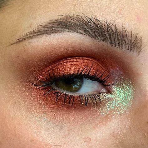 shimmery bronzey orange & a green inner-corner highlight. eye makeup @midnight_weirdo Highlight Eye Makeup, Dry Eyes Causes, Swollen Eyes, Make Up Tutorials, Irritated Eye, Bronze Makeup, Eye Infections, Eyes Problems, Dry Eyes