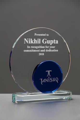 Glass Plaque Design, Momento Design, Glass Trophy, Crystal Trophy, Glass Trophies, Acrylic Trophy, Crystal Circle, Name Plate Design, Glass Awards