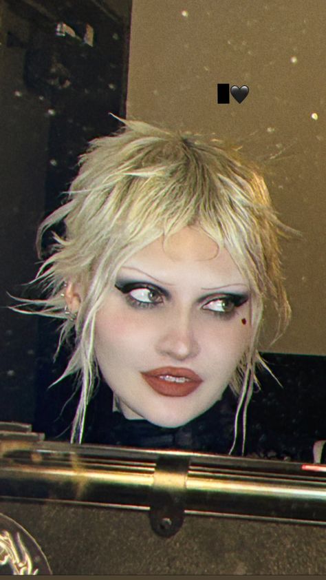 Short Punky Hair, Unique Bleached Hair, Punky Hair, Funky Makeup, 70s Punk, Magic Man, Bleach Blonde, Bleached Hair, Toxic People