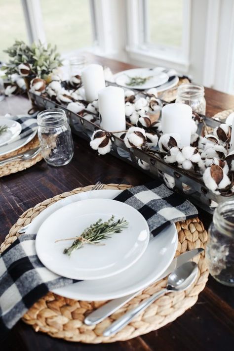 Modern Farmhouse Thanksgiving Tablescape Thanksgiving Table Settings Rustic, Thanksgiving Table Settings Elegant, Thanksgiving Table Setting Ideas, Thanksgiving Table Settings Simple, Simple Thanksgiving Table, Farmhouse Thanksgiving, Thanksgiving Table Setting, Table Setting Ideas, Thanksgiving Tablescape