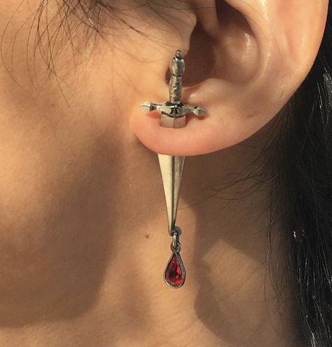 Dagger Earrings, Dope Jewelry, Black Mamba, Jewelry Inspo, Pretty Jewellery, Piercing Jewelry, Bling Bling, Percy Jackson, Cute Jewelry