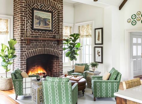 Pine Dining Room, Woven Bar Stools, Veranda Magazine, South Carolina Homes, Vintage Industrial Furniture, Hunting Lodge, Cozy Fireplace, Décor Diy, Low Country