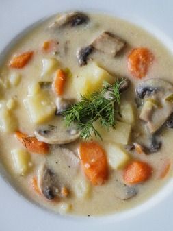 Russian Mushroom and Potato Soup...I am making this for my mother in law! Family Soups, Potato Mushroom Soup, Mushroom Potato Soup, Mushroom Potato, Potato Mushroom, Fall Lunch, Russian Dishes, Ukrainian Recipes, Vegetarian Recipe