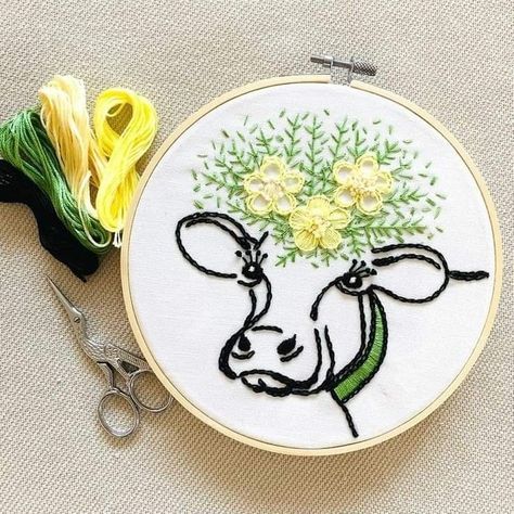 Cow Embroidery Pattern, Cow Embroidery, Transfer Techniques, Embroidery Stitches Beginner, Embroidery Hoop Wall Art, Digital Embroidery Patterns, Hand Embroidery Tutorial, Embroidery Tutorial, Hand Embroidery Projects