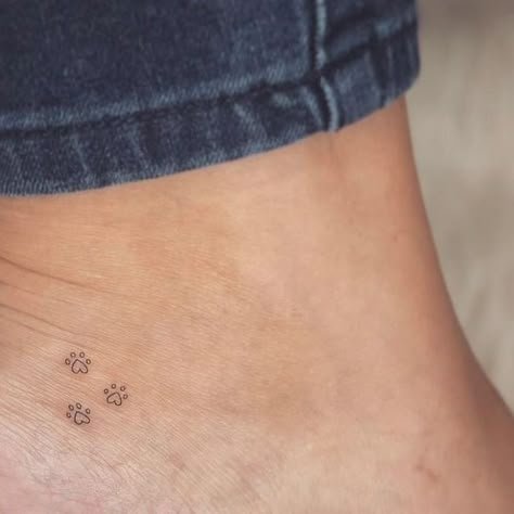 Minimal Paw Tattoo, Micro Paw Print Tattoo, Tiny Paw Tattoo, Dainty Paw Print Tattoo, Tattoo Ideas Celestial, Memorial Dog Tattoos Ideas, Small Dog Print Tattoo, Tiny Paw Print Tattoo, Mom Of 2 Tattoo