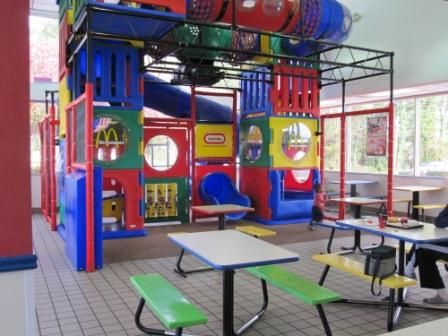 Oh my gosh I miss the McDonalds play places so much.. Places In Houston, Mcdonald's Aesthetic, Indoor Play Places, Play Place, Mcdonald's Restaurant, 2010s Nostalgia, Whatsapp Wallpaper Cute, Nostalgic Pictures, Nostalgia Aesthetic