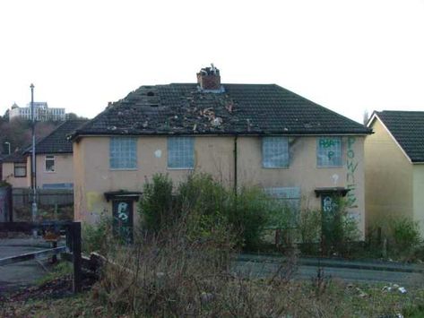 https://flic.kr/p/24UBty | Council Estate Of Mind | Two empty council houses in disrepair at the Crossways estate, Birkenhead Merseyside. British Council Estate, Uk Council Estate, 2000s Britain, Web Weaving, British Houses, 80s House, Town Aesthetic, Council Estate, Exterior Houses