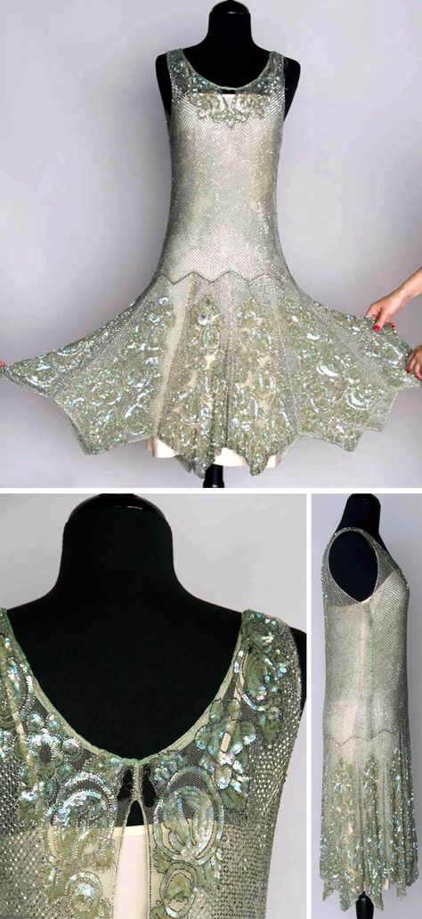 Beaded and sequined dance dress, 1920s. Seafoam green, silver bugle bead lattice pattern with iridescent sequined roses at neckline  hem. Flapper Fashion, Style Année 20, 1920s Outfits, 1920 Fashion, Art Clothing, 20s Fashion, 1920s Dress, Retro Mode, Lattice Pattern