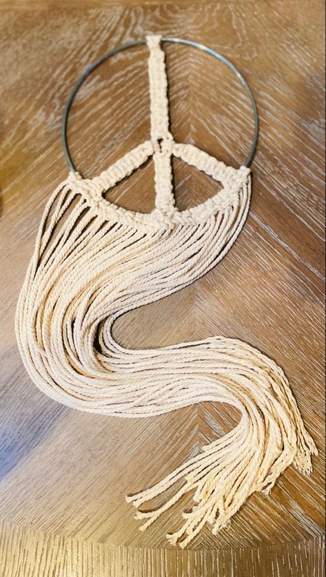 ✌🏽💜🦋8” hoop, macrame, peace sign. @weaving_bohemian on Instagram! ✌🏽💜🦋 Macrame Peace Sign Diy, Macrame Peace Sign, Hoop Weaving, Macrame Wall Hanging Diy, Wall Hanging Diy, Boho Macrame, Macrame Design, Diy Signs, Macrame Patterns