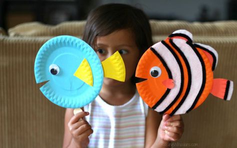 manualidades con platos desechables: animales marinos Nemo Crafts For Kids, Paper Plate Puppets, Finding Dory Crafts, Summer Crafts For Toddlers, Reef Fish, Sea Crafts, Fish Crafts, Paper Plate Crafts, Finding Dory