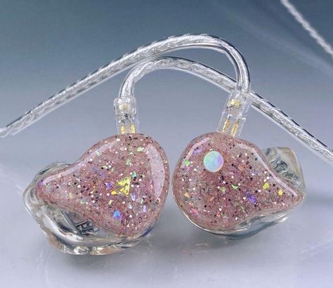 Taylor Swift In Ear Monitor, Pink In Ear Monitors Kpop, Aesthetic In Ear Monitors, Kpop Inear Monitor, In Ears Kpop Shifting, In Ears Kpop, Pink In Ear Monitors, Kpop Dr Microphone, Kpop In Ear Monitor