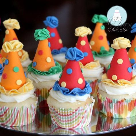 McGreevy Cakes - Timeline Photos Circus Cupcakes, Carnival Cupcakes, Circus Cakes, Birthday Cupcakes Decoration, Cupcakes Birthday, Fondant Cupcake Toppers, Cupcake Wars, Carnival Birthday Parties, Cupcake Designs