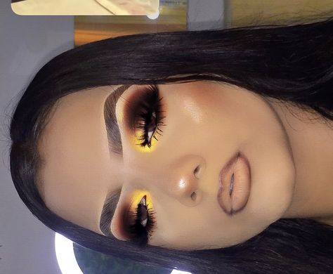 Yellow Makeup Looks, November Makeup, Trending Makeup, Face Beat Makeup, Lip Art Makeup, Vibrant Makeup, Yellow Makeup, Eye Makeup Styles, Makeup Eyeshadow Palette