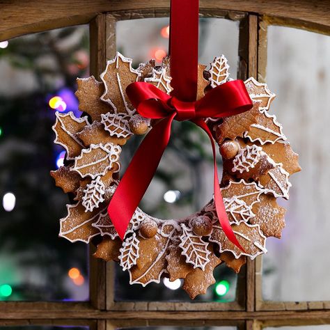 Swedish Gingerbread, Christmas Biscuits Recipe, Wreath Cookies, Christmas Biscuits, Gingerbread Recipe, Christmas Tablescape, Homemade Christmas Gifts, Noel Christmas, Christmas Gingerbread