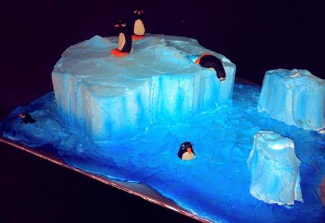 Penguin Iceberg cake by Iris Candelaria Water Cake Ideas, Iceberg Cake, Penguin Diorama, Arctic Cake, Diy Altar, Iceberg Model, Igloo Craft, Water Cake, Dolphin Party