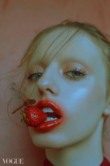 Fruit Shoot, Portrait Photoshoot, Fashion Photography Inspiration, Beauty Shoot, Beauty Shots, Arte Sketchbook, Pose Reference Photo, Photography Projects, 인물 사진