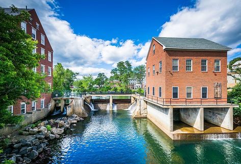 8 of the Quirkiest Towns in New Hampshire Great Comet Of 1812, Lake Winnipesaukee, Interesting Place, Mount Washington, Beautiful Streets, Brick Building, White Mountain, Exeter, Portsmouth