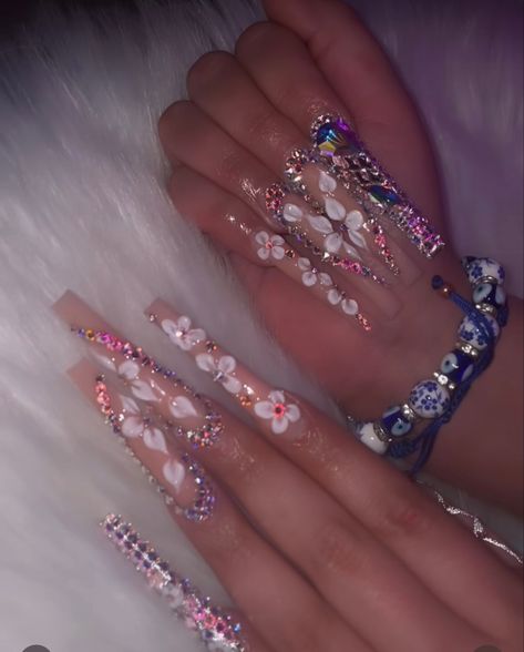 Long Cuffing Nails, Long Curved Nails Coffin, Birthday Nails Long Bling, Birthday Nails Long, Cali Jewelry, Victoria Sanchez, Butterfly Stomach, Nail Designs Bling, Fruit Nail Designs