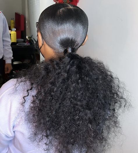 Slick Curly Ponytail, Sleek Middle Part Ponytail, Sleek Middle Part, Middle Part Ponytail, Cute Ponytail Hairstyles, Hair Academy, Natural Hair Bun Styles, Weave Ponytail Hairstyles, Sleek Ponytail Hairstyles