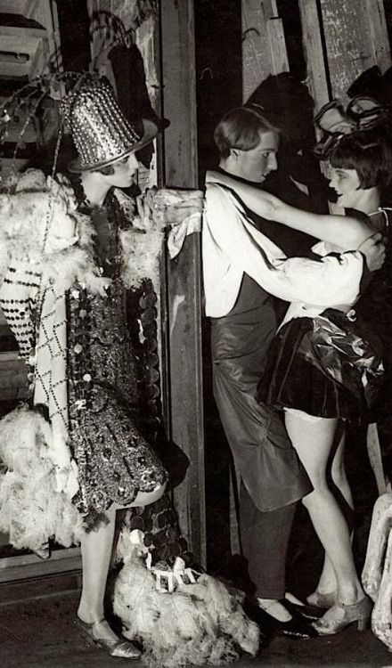 Backstage, Berlin 1920s. 1930s Berlin, Berlin Cabaret, Babylon Berlin, Weimar Germany, Berlin Palace, Weimar Republic, Ziegfeld Girls, Louise Brooks, Mary Shelley